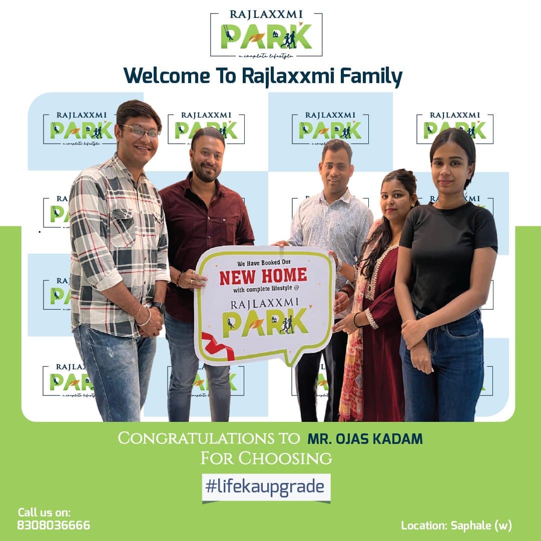 Ojas Kadam & family at Raajlaxmi Park