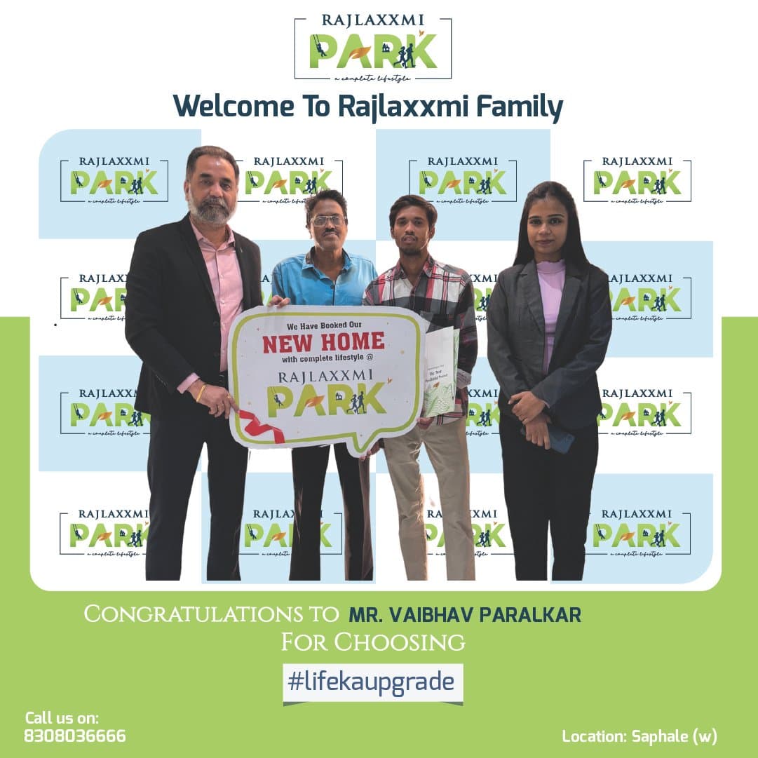 Vaibhav Paralkar & family at Raajlaxmi Park